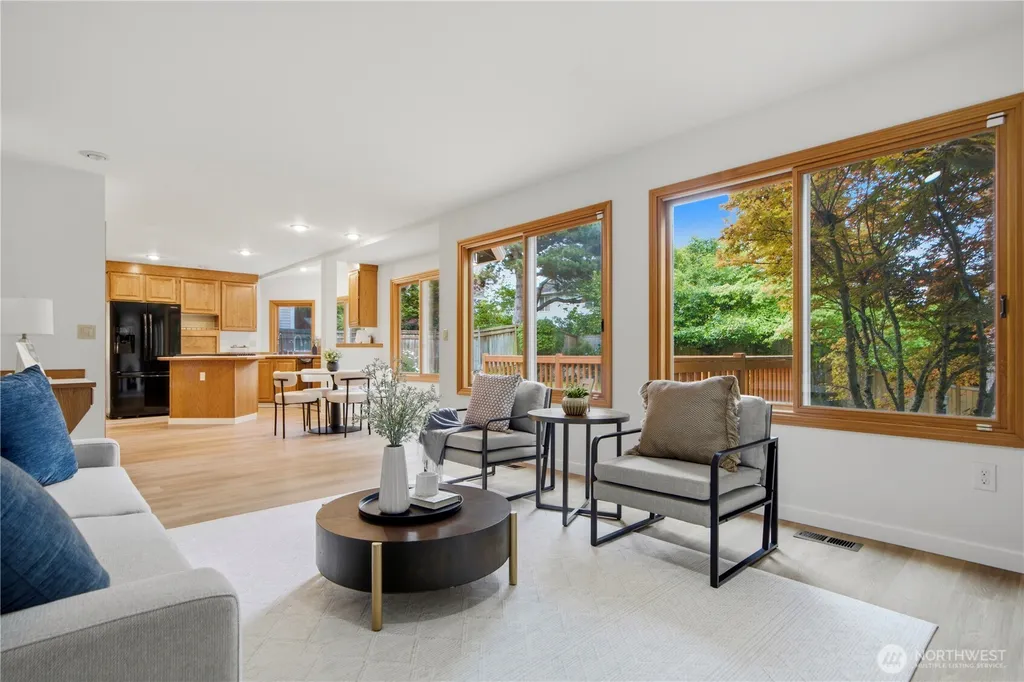 11607 SE 77th Place Newcastle WA 98056