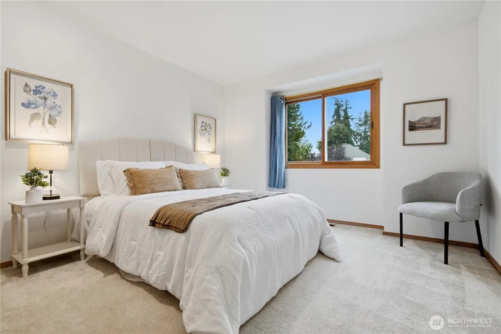 11607 SE 77th Place Newcastle WA 98056