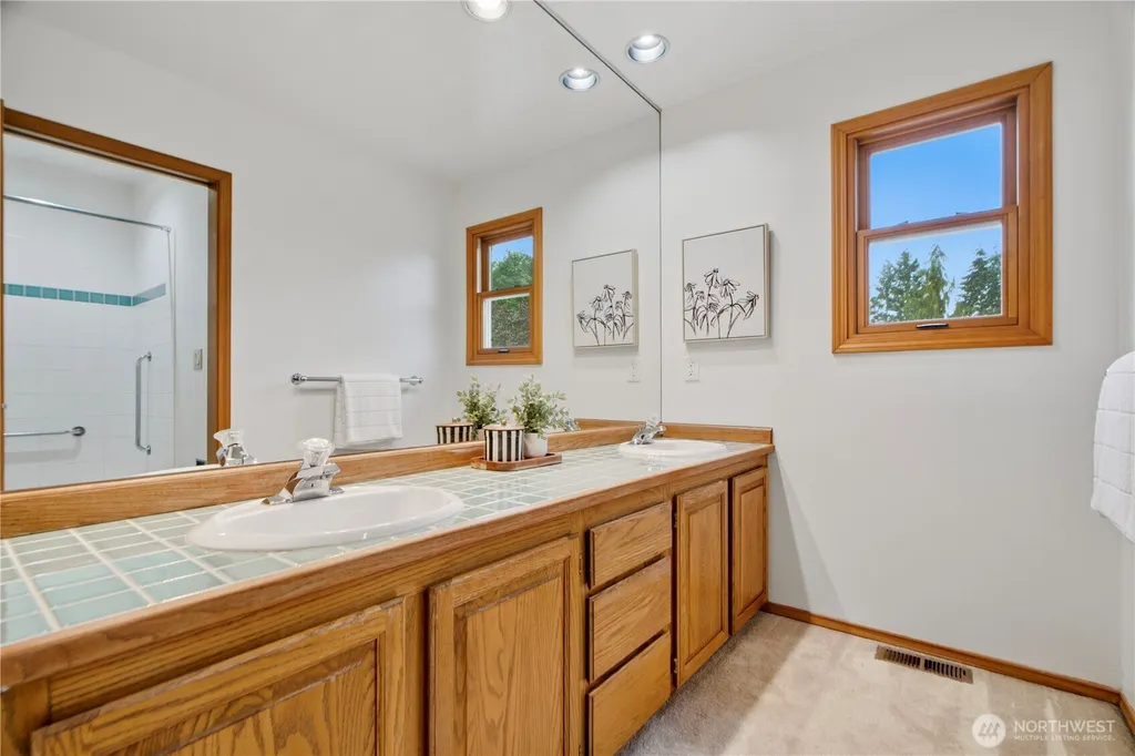 11607 SE 77th Place Newcastle WA 98056