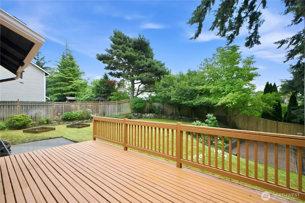 11607 SE 77th Place Newcastle WA 98056