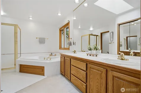 11607 SE 77th Place Newcastle WA 98056