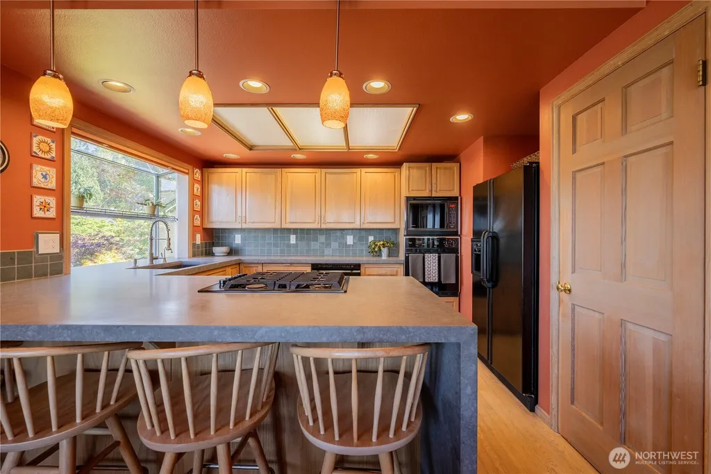 9297 44th Avenue SW Seattle WA 98136