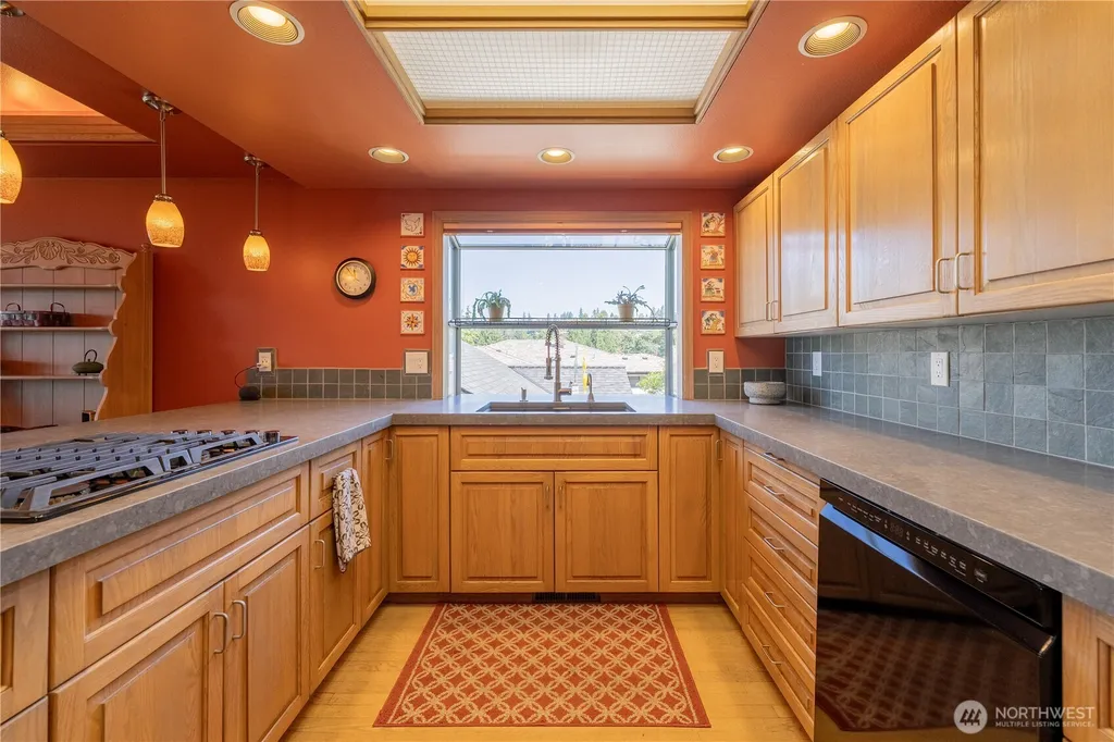 9297 44th Avenue SW Seattle WA 98136