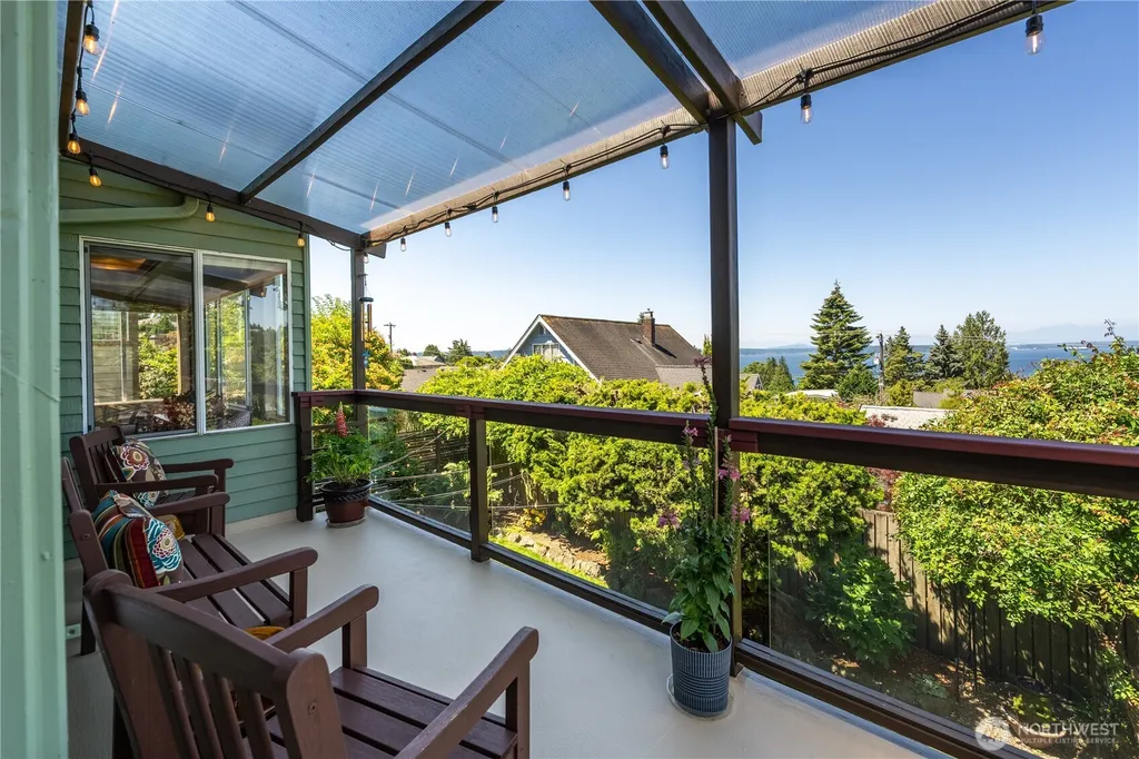 9297 44th Avenue SW Seattle WA 98136