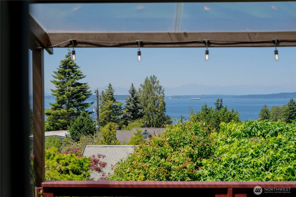 9297 44th Avenue SW Seattle WA 98136