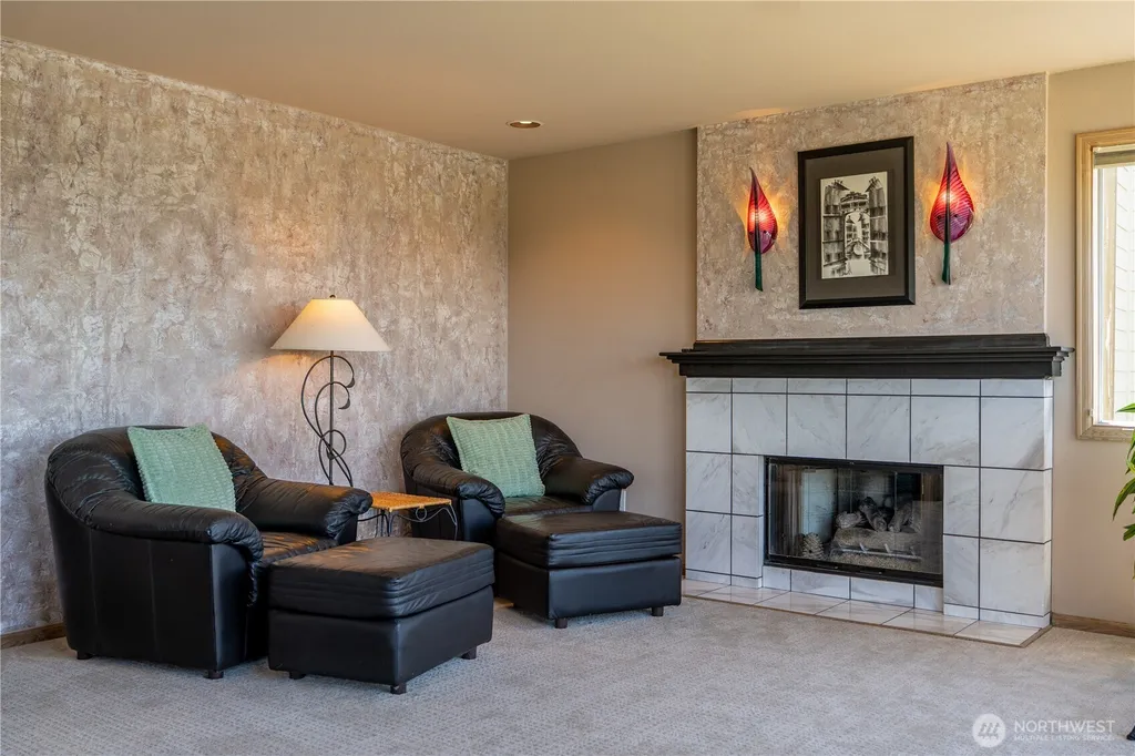 9297 44th Avenue SW Seattle WA 98136