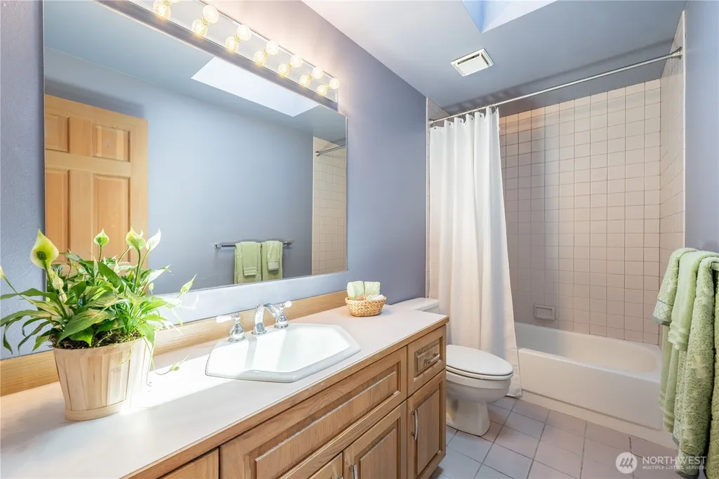 9297 44th Avenue SW Seattle WA 98136