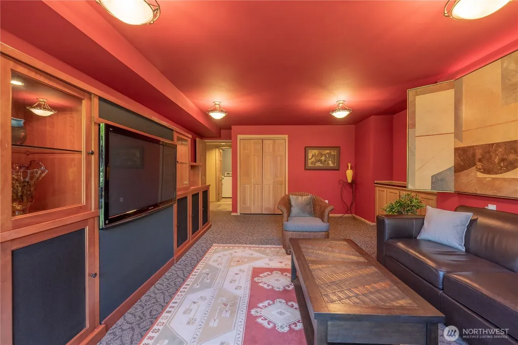9297 44th Avenue SW Seattle WA 98136