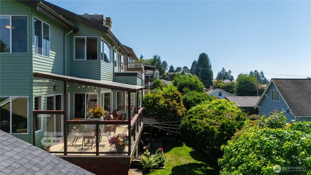 9297 44th Avenue SW Seattle WA 98136
