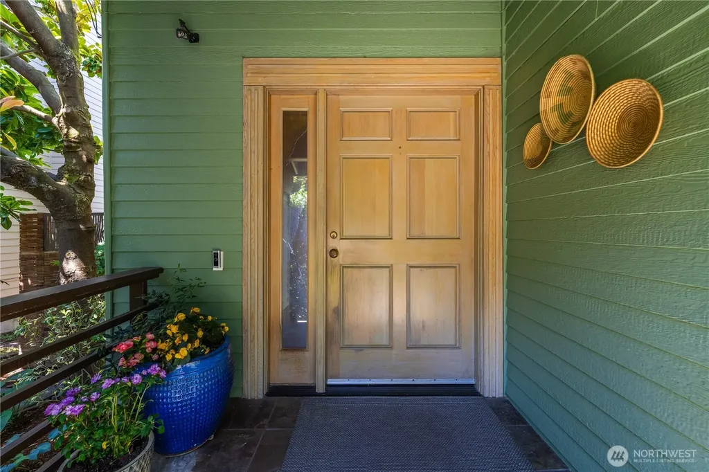 9297 44th Avenue SW Seattle WA 98136