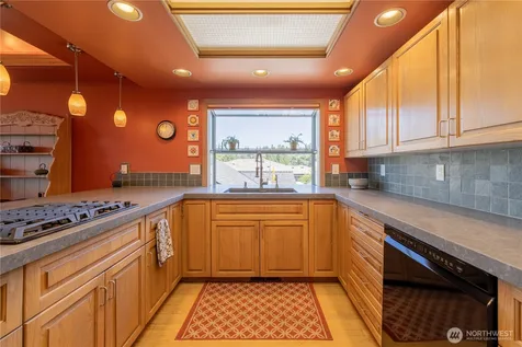 9297 44th Avenue SW Seattle WA 98136