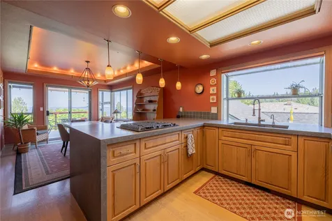 9297 44th Avenue SW Seattle WA 98136