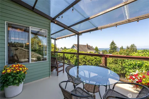 9297 44th Avenue SW Seattle WA 98136