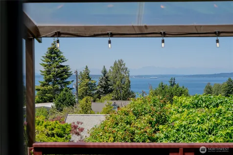 9297 44th Avenue SW Seattle WA 98136