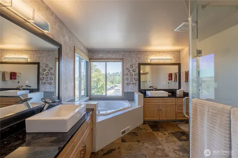 9297 44th Avenue SW Seattle WA 98136