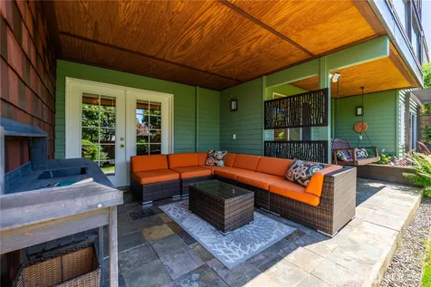 9297 44th Avenue SW Seattle WA 98136