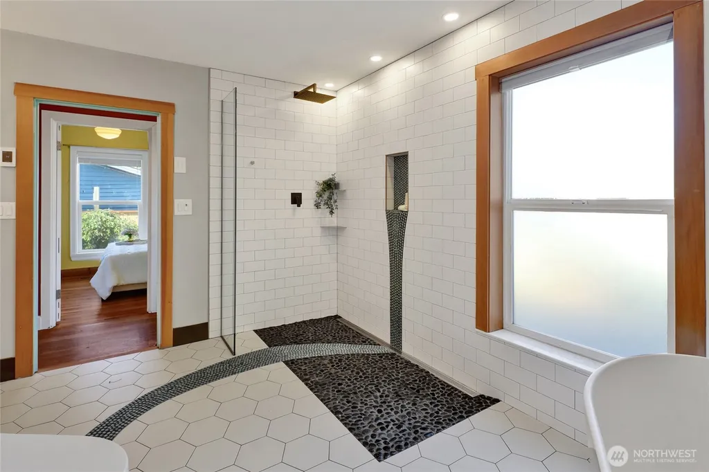 1444 Iron Street Bellingham WA 98225