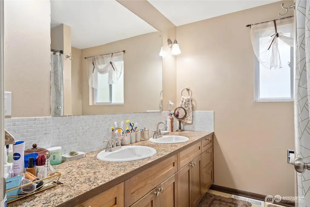947 N 163rd Street Shoreline WA 98133