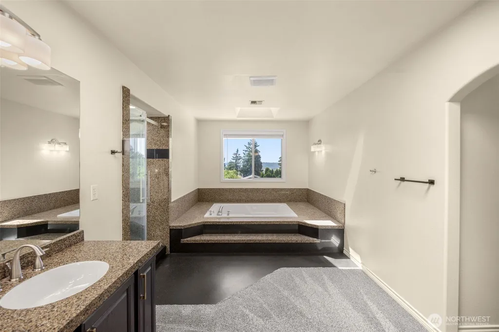 20503 96th Way S Kent WA 98031
