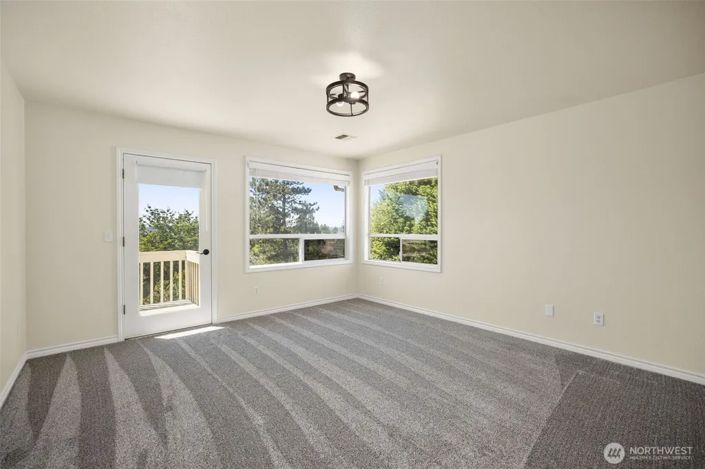 20503 96th Way S Kent WA 98031