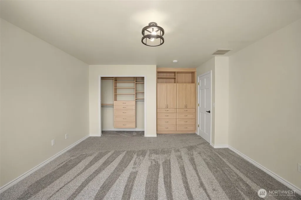 20503 96th Way S Kent WA 98031