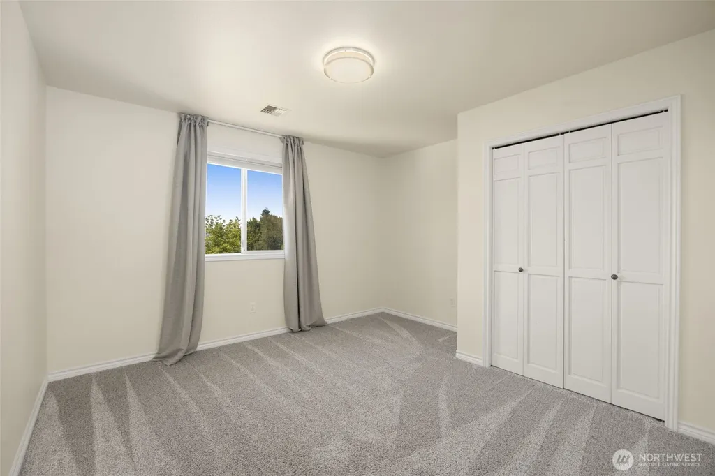 20503 96th Way S Kent WA 98031