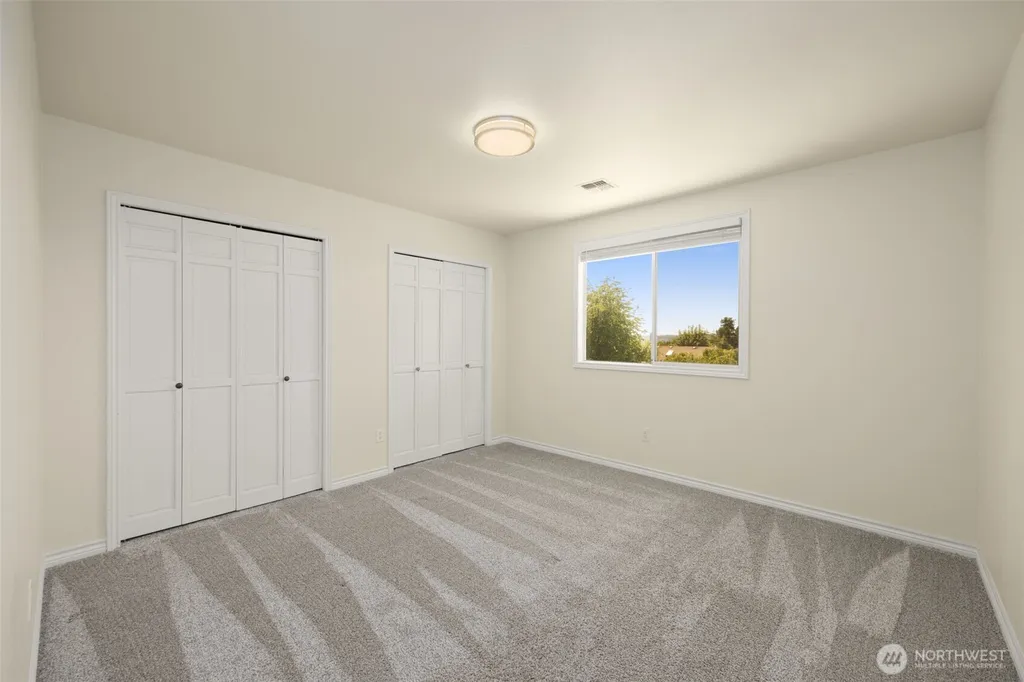20503 96th Way S Kent WA 98031