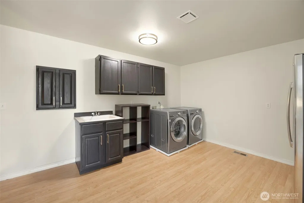 20503 96th Way S Kent WA 98031