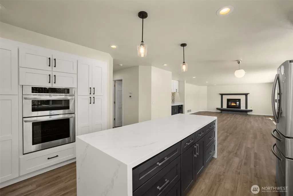 20503 96th Way S Kent WA 98031