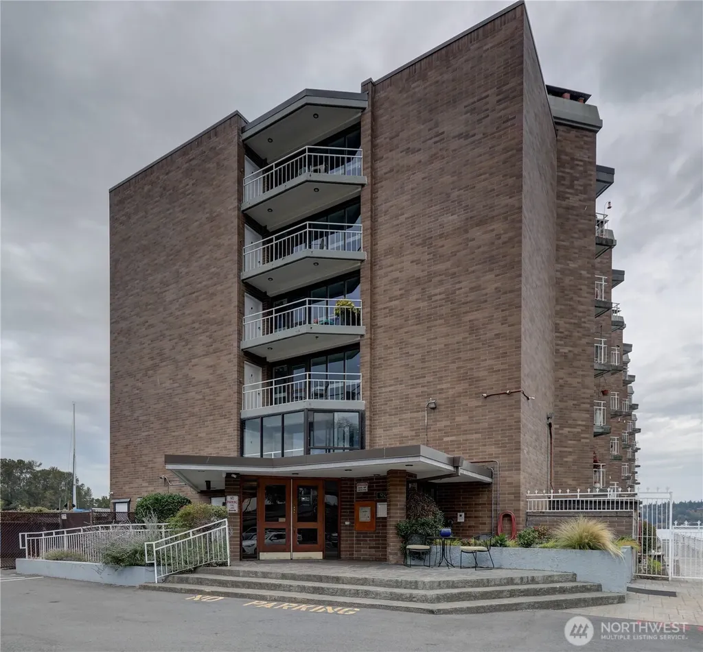 9500 Rainier Avenue S Seattle WA 98118