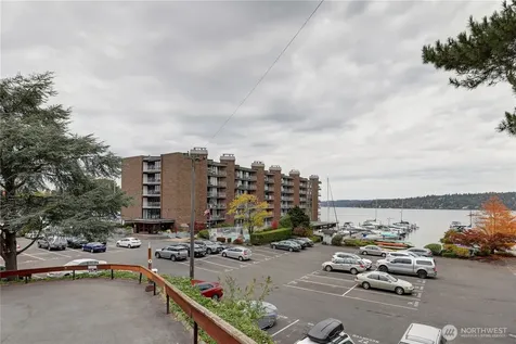 9500 Rainier Avenue S Seattle WA 98118