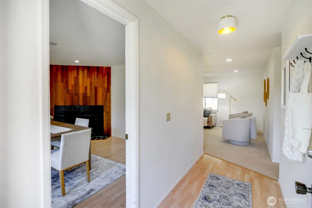 5512 NE 204 Street Lake Forest Park WA 98155