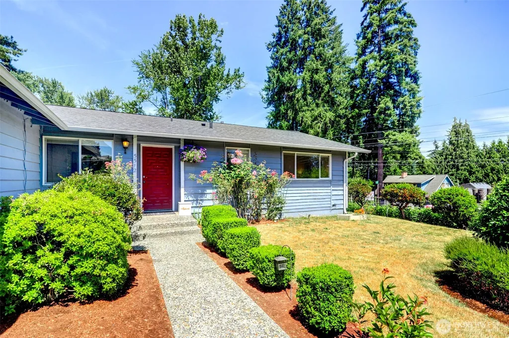 5512 NE 204 Street Lake Forest Park WA 98155
