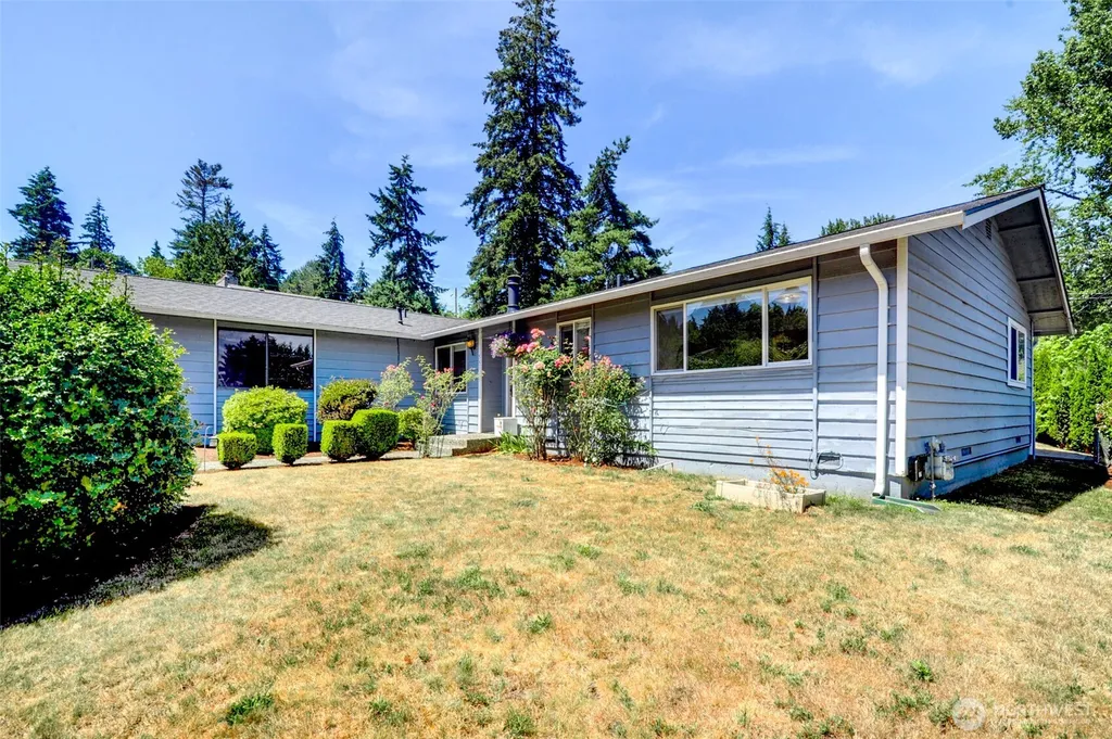 5512 NE 204 Street Lake Forest Park WA 98155