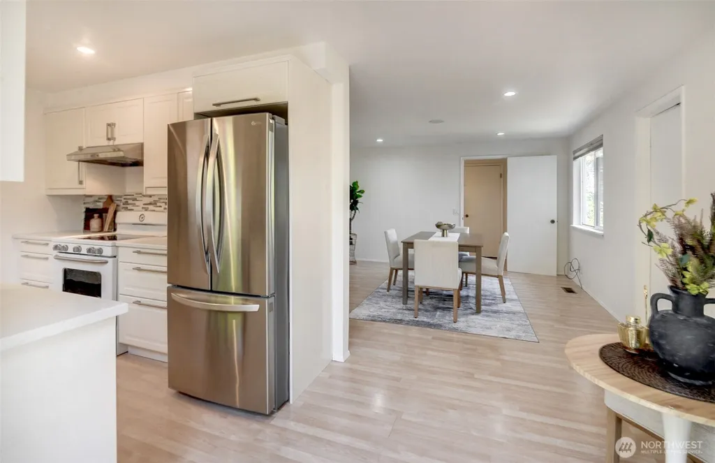 5512 NE 204 Street Lake Forest Park WA 98155