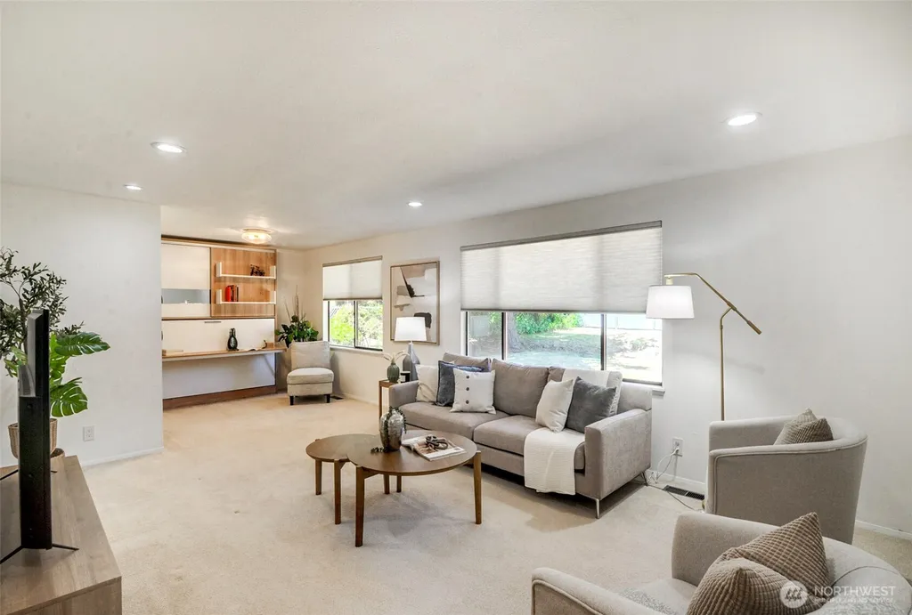 5512 NE 204 Street Lake Forest Park WA 98155