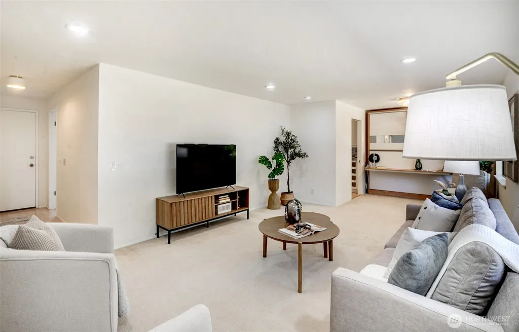 5512 NE 204 Street Lake Forest Park WA 98155