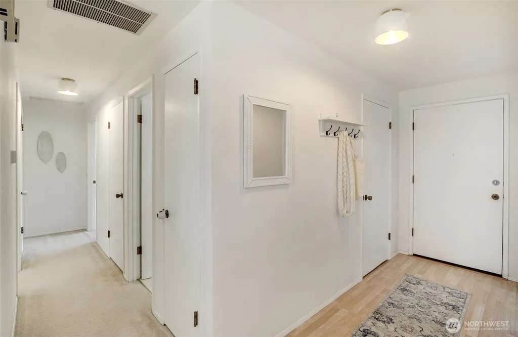 5512 NE 204 Street Lake Forest Park WA 98155