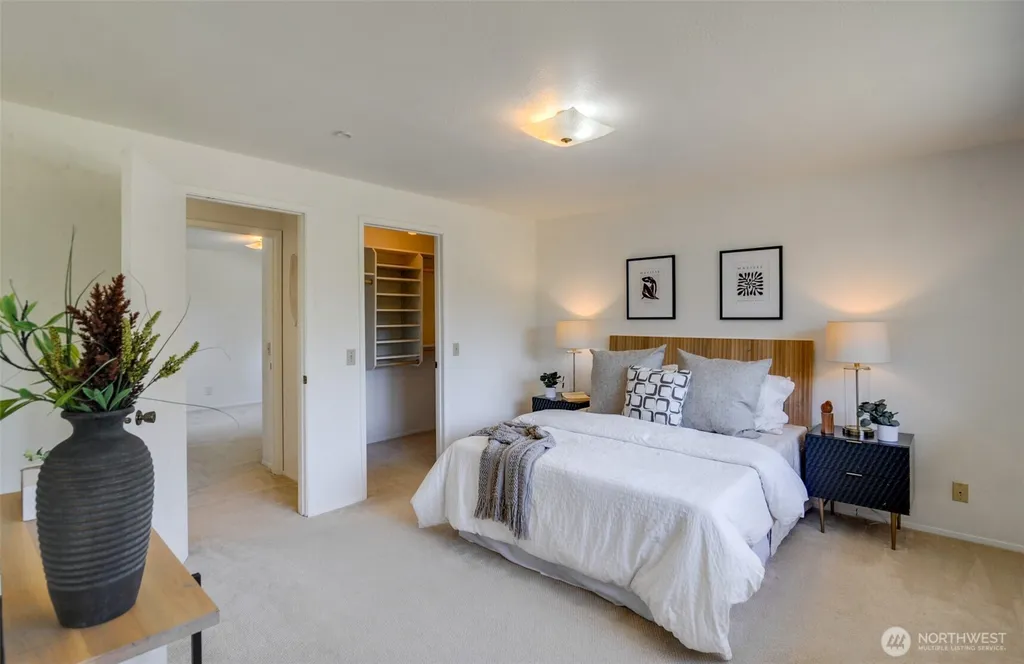 5512 NE 204 Street Lake Forest Park WA 98155