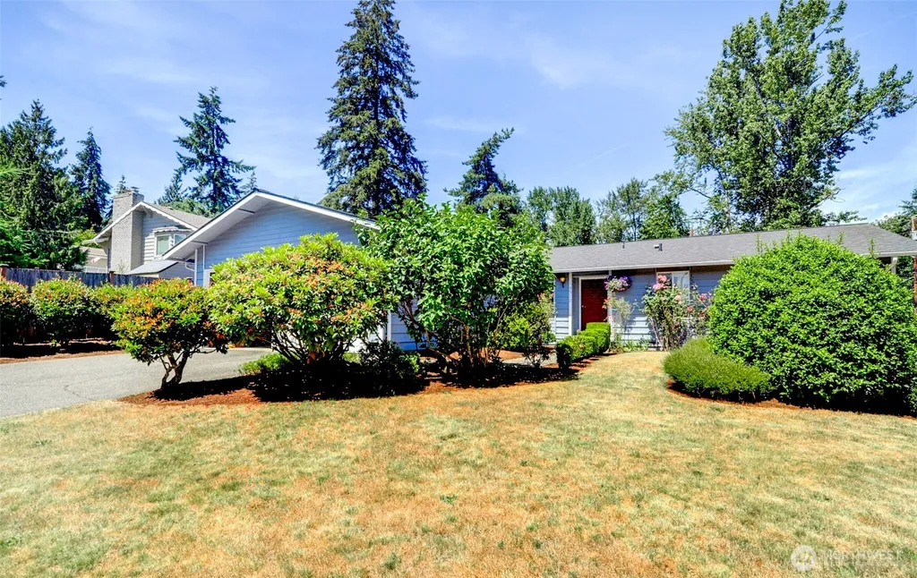 5512 NE 204 Street Lake Forest Park WA 98155