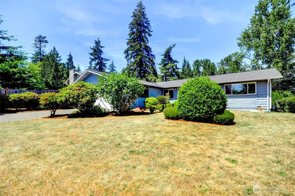 5512 NE 204 Street Lake Forest Park WA 98155