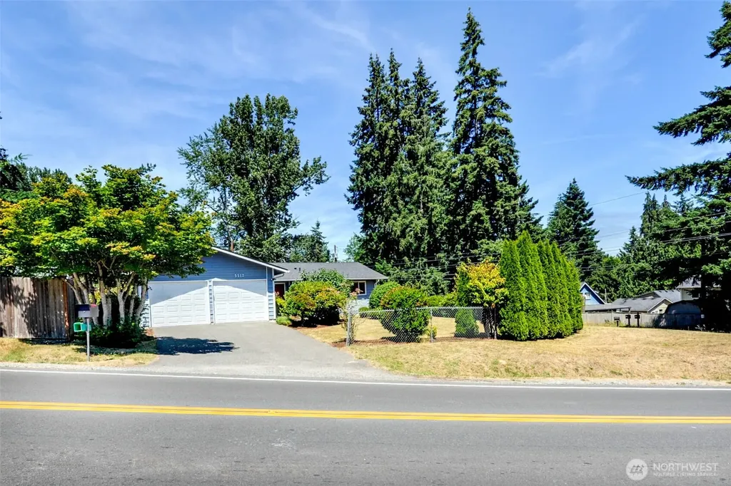 5512 NE 204 Street Lake Forest Park WA 98155
