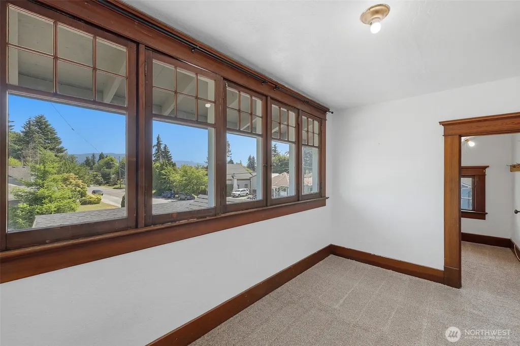 328 S Anacortes Street Burlington WA 98233
