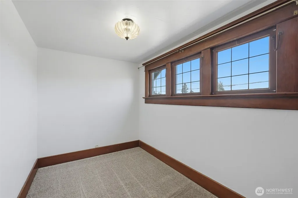 328 S Anacortes Street Burlington WA 98233