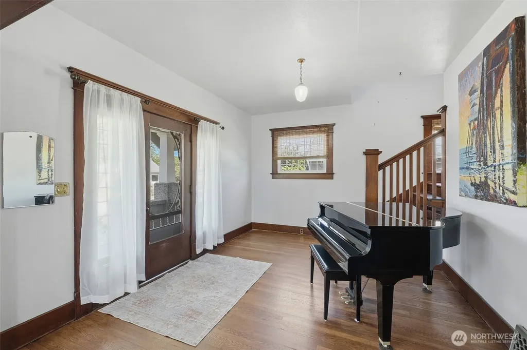 328 S Anacortes Street Burlington WA 98233