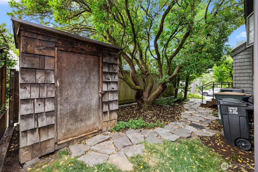 2315 26th Avenue E Seattle WA 98112