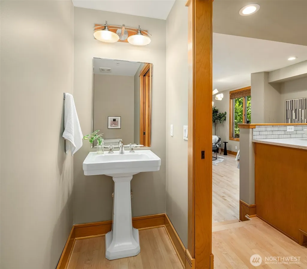 3824 Evanston Avenue N Seattle WA 98103