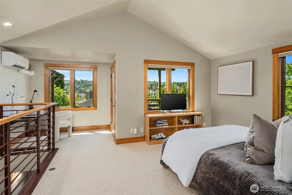 3824 Evanston Avenue N Seattle WA 98103