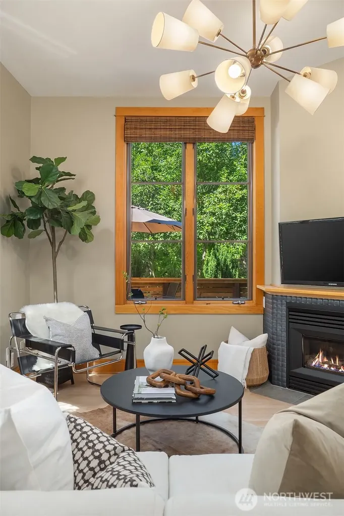 3824 Evanston Avenue N Seattle WA 98103