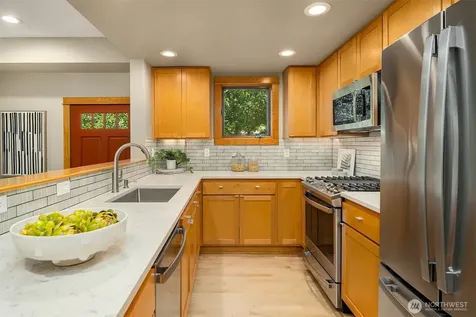 3824 Evanston Avenue N Seattle WA 98103